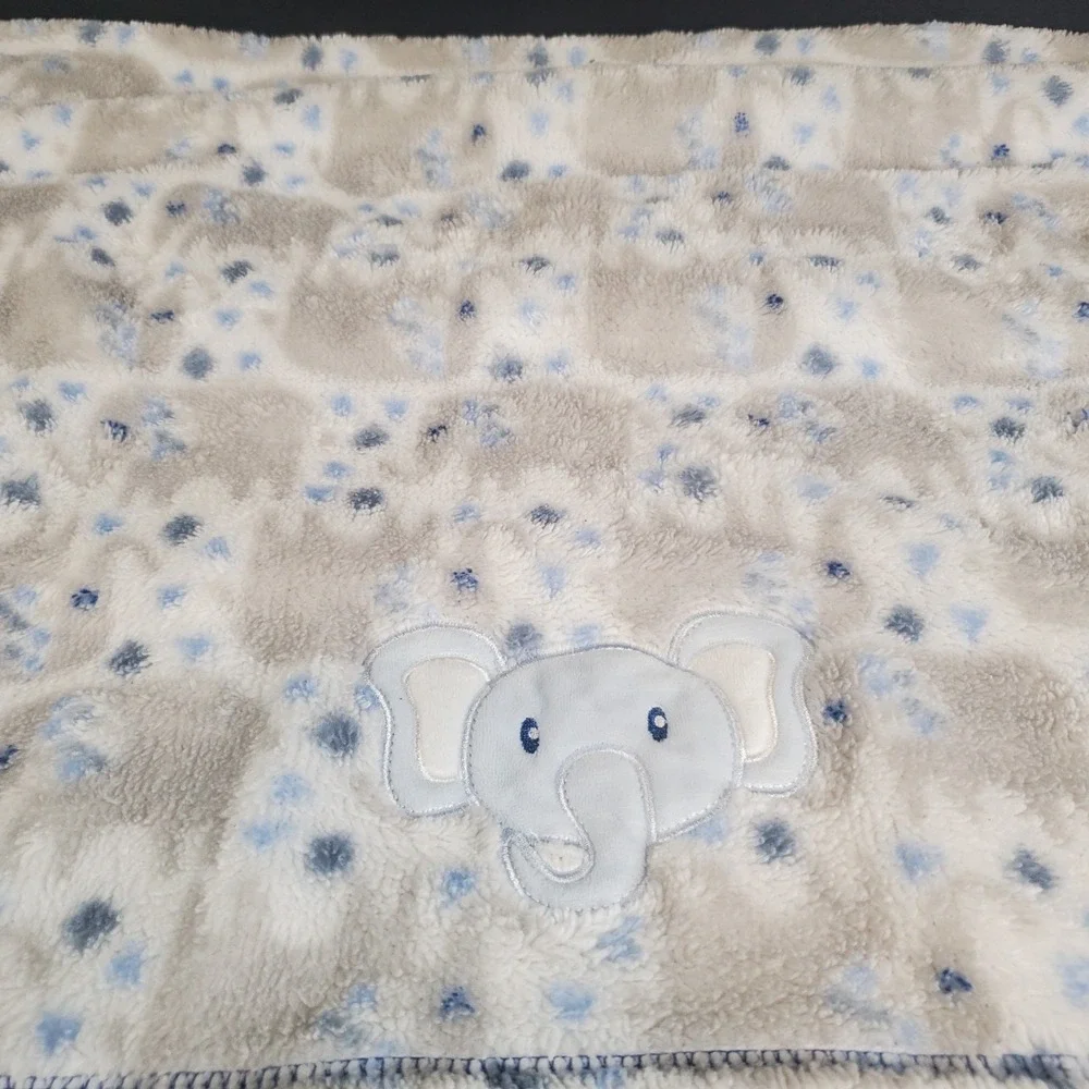 Baby Gear Blue Gray‎ Elephants Fleece Baby Blanket White 30x40 Pre-loved